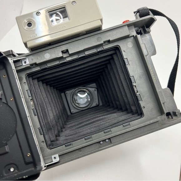 Polaroid Model 420 Vintage Instant Film Camera Packfilm - Picture 8 of 15